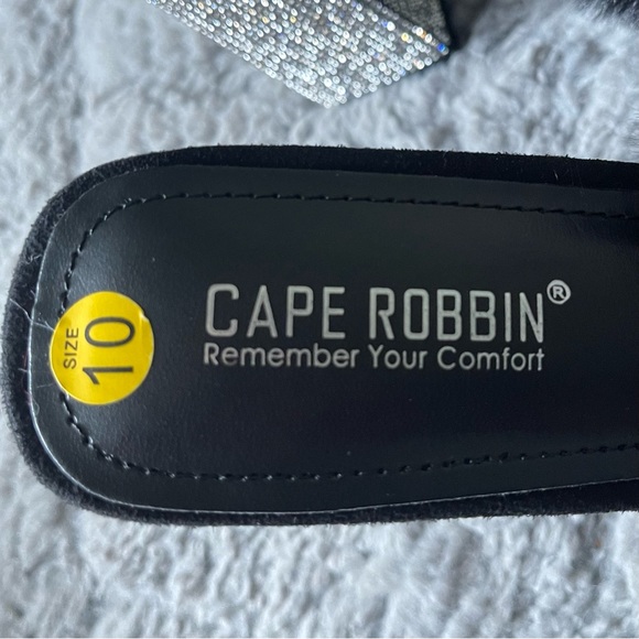 Cape Robbin Black Softy Fur high heels, women’s shoes, size 10 - Picture 6 of 6